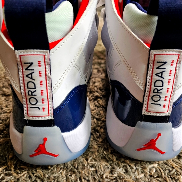 Jump man two Trey/White/Black - Picture 3 of 7